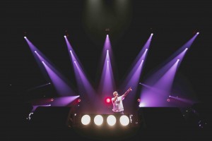 Ayrton Domino Profile accompanies Luchè on “DVLA” tour