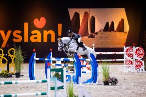 MHB illuminates equestrian event Indoor Friesland with Elation KL