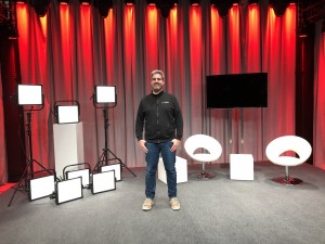 Corona: Lean-Pro stattet Livestream-Studio mit Prolights EclPanel TWC JR aus