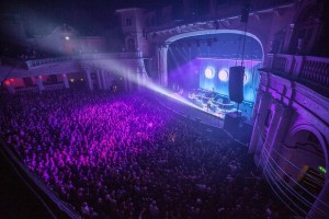 Sundara Karma mit GLP Impression-Bars auf Tour