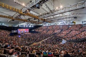 Gahrens + Battermann stattet Kirchentag mit Technik aus