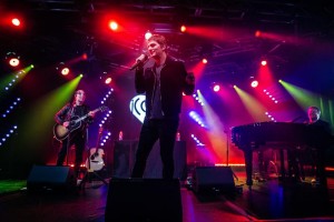 Keith Hoagland creates background for Rob Thomas album release party with Chauvet Professional