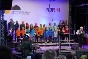 Zehntausende singen zum Tag der Deutschen Einheit