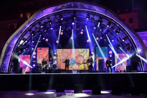 ZDF-Silvestershow am Brandenburger Tor mit wetterfesten Movinglights von Elation