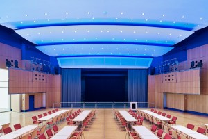 Amberger Congress Centrum erneuert Saalbeleuchtung mit Anolis Lighting