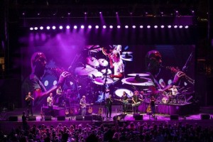 Shlomo Artzi on tour with Robe fixtures