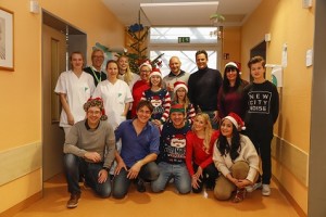 Verein Kinderlachen beschenkt Patienten in Dortmunder Kinderklinik