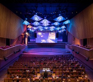 Music School and Concert Hall Ventspils mit Akustiksystemen von Gerriets ausgestattet