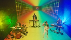 Corona: Cassius Creative nutzen Hybrid-Strobe von GLP für Online-Konzert der Glass Animals