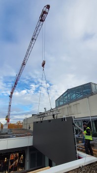 Neue LED-Video-Wall in Hürth Park installiert