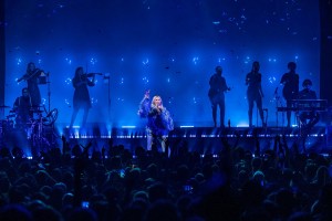 Cate Carter kreiert Lichtdesign für Ellie-Goulding-Tour mit GLP