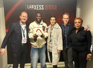 Burna Boy erhält Sold Out Award der Lanxess Arena