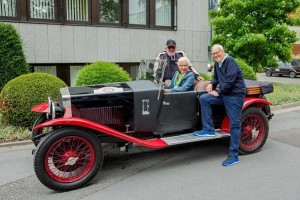 Benefiz-Rallye macht Station bei Harting