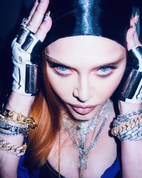 Madonna kündigt „The Celebration“-Welttournee mit Konzerten in Köln und Berlin an