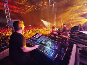 Antonis Remos tours with equipment from DiGiCo and Klang