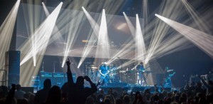 SolaHyBeams 1000 von High End Systems bei G3-Welttour im Einsatz