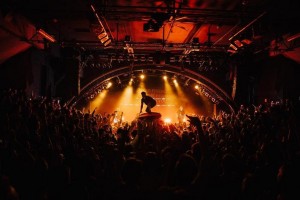 Hoodie Allen auf Tour mit Impression X4 Bar 20 und JDC1 von GLP