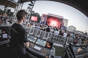 GLP Impression bei Rüfüs du Sol im Einsatz