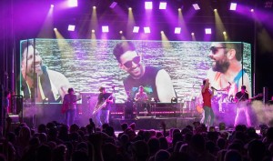 44 Designs and LD Chris Nathan choose Elation’s Artiste DaVinci for Jake Owen tour