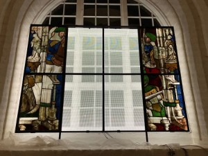 Rosco Custom LitePads setzen mittelalterliche Kirchenfenster in Szene