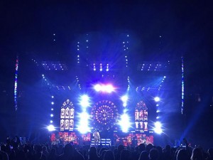 Brantley Gilbert on tour with Claypaky lighting fixtures