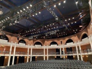 Feiner Lichttechnik erneuert Saalbeleuchtung im Congressforum Frankenthal
