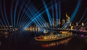 Bright! zeichnet „Sternenbilder“ mit Elation Proteus Hybrid