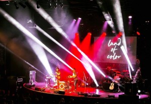 Chauvet equips Tenth Avenue North’s Christmas tour