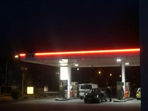 Deutsche Lichttechnik installiert LED-Beleuchtung an BFT-Tankstelle